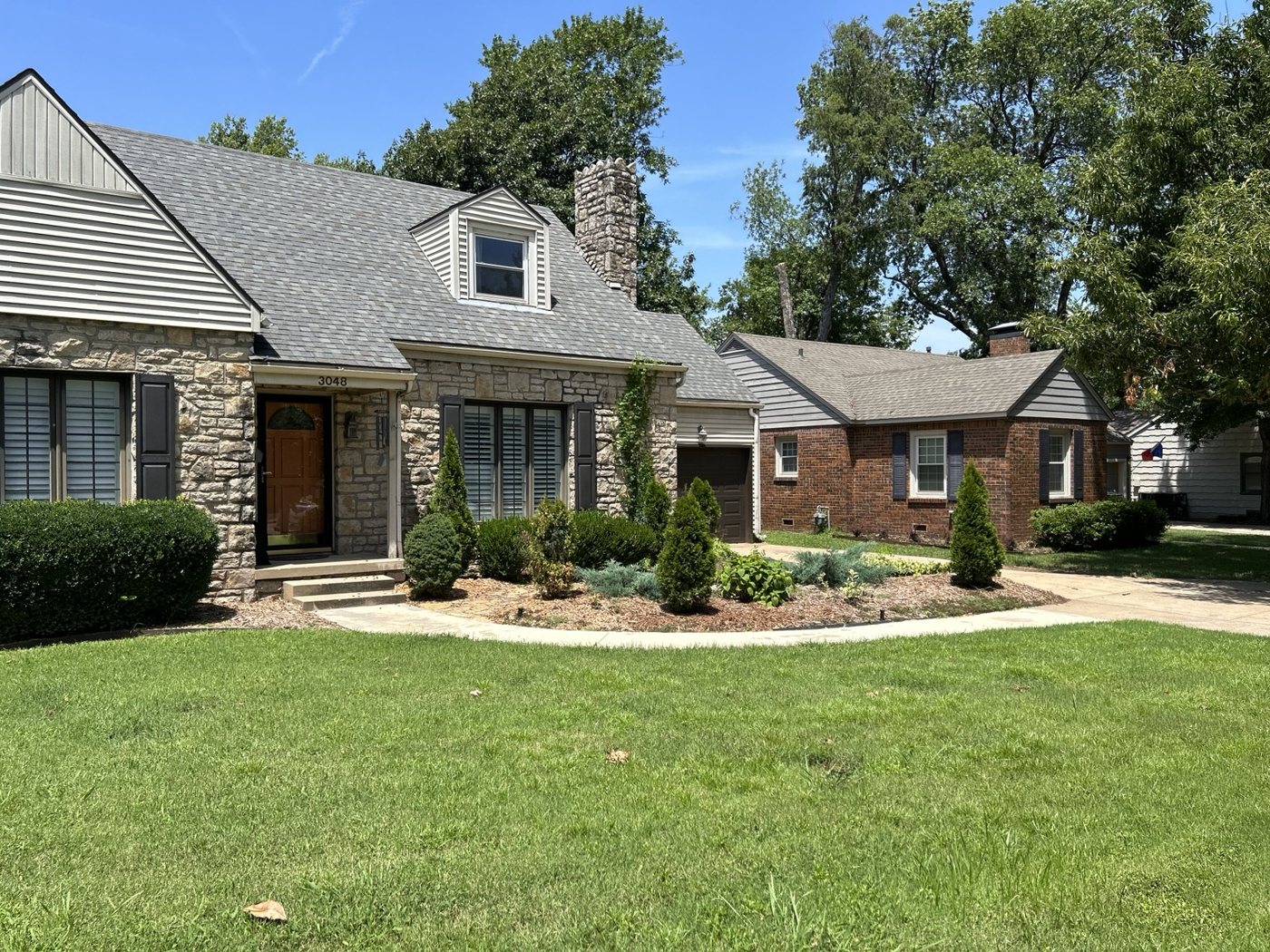 Landscaping & Mulch Installation